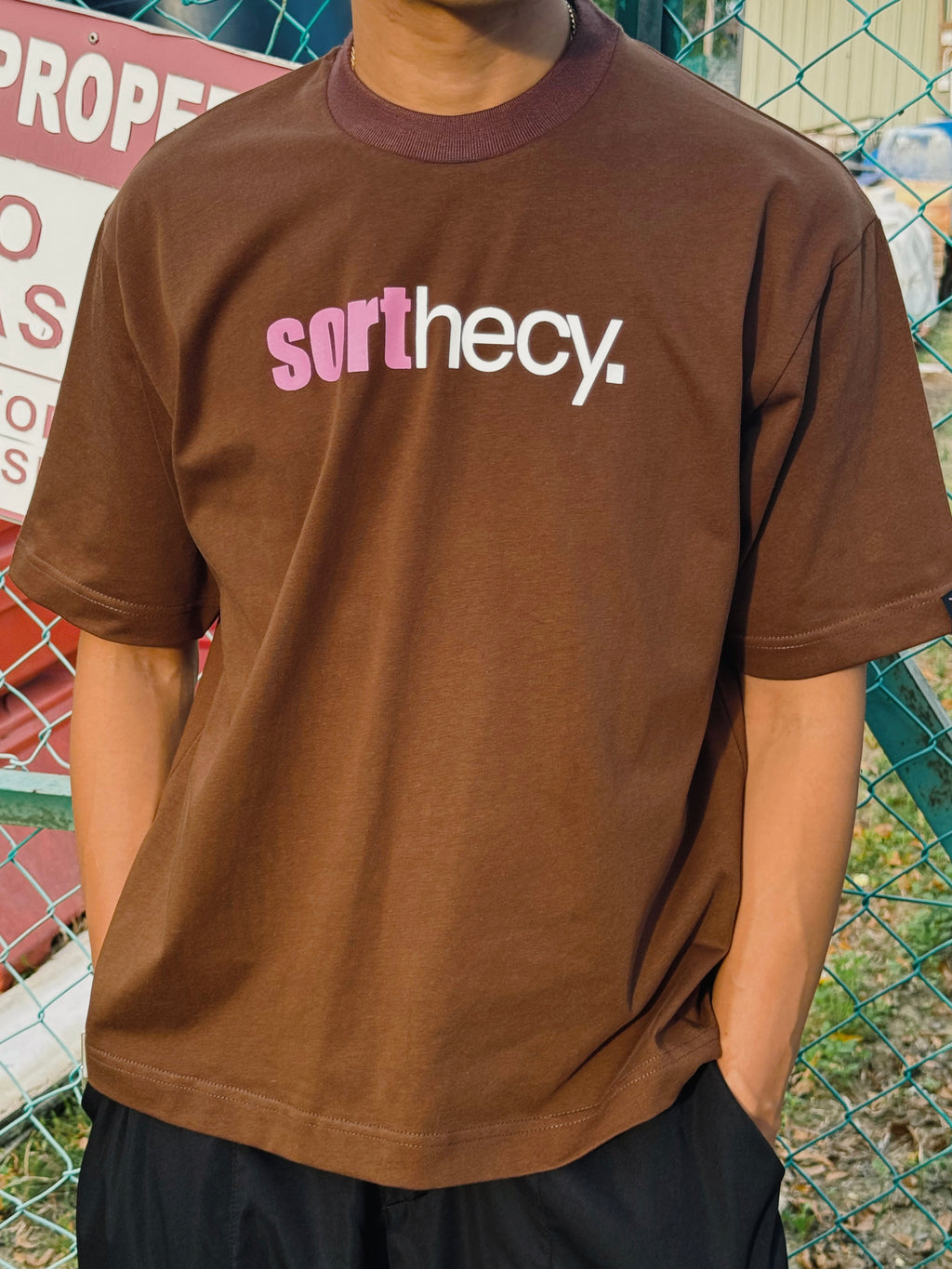 CLASSIC LOGO BROWN TEE